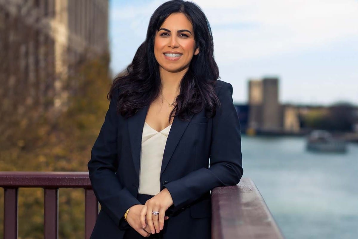 Dr. Nadimi specializes in upper blepharoplasty in Chicago.
